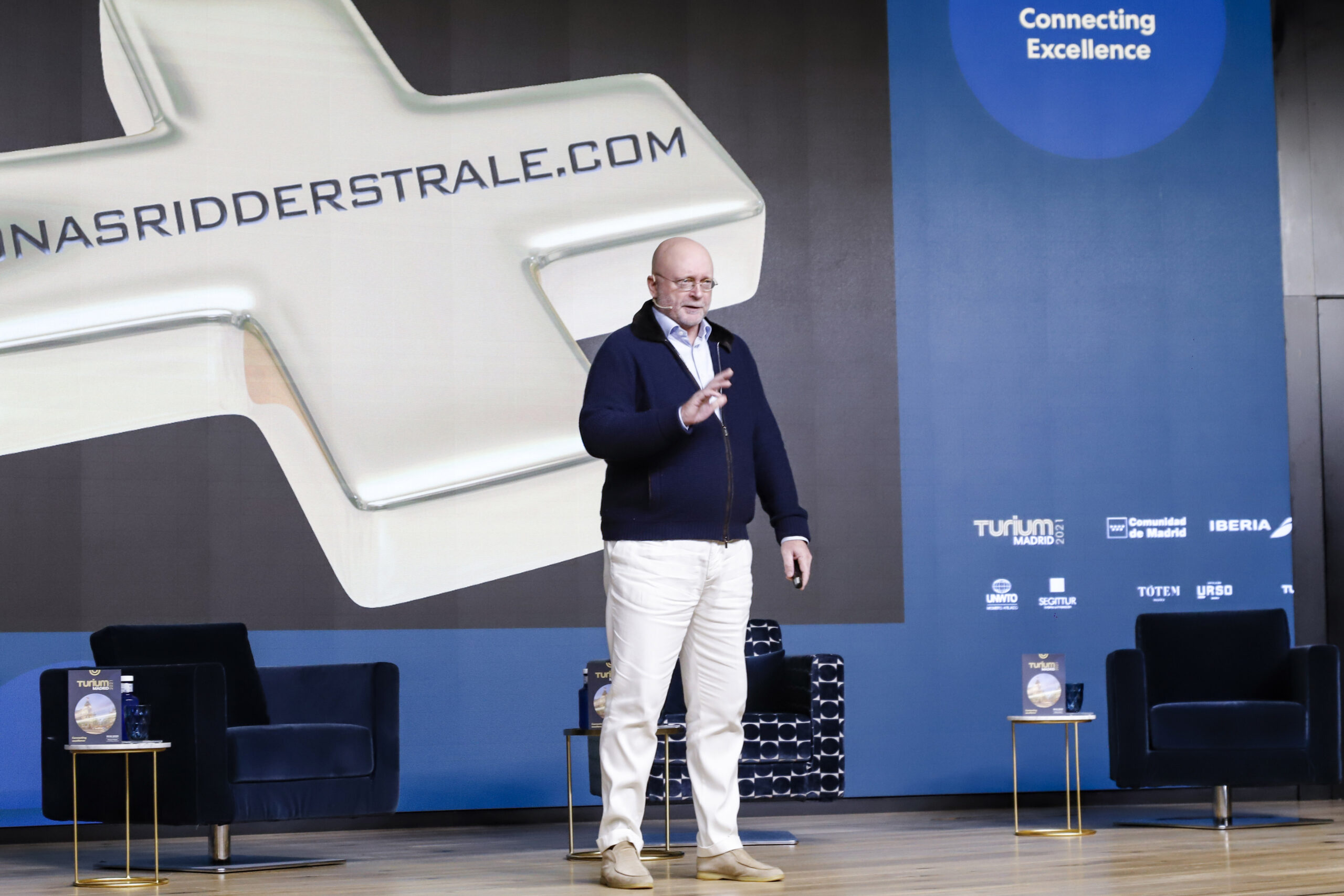 Jonas Riddesrtråle: «Apuesta por la calidad y huye del ‘low cost’»