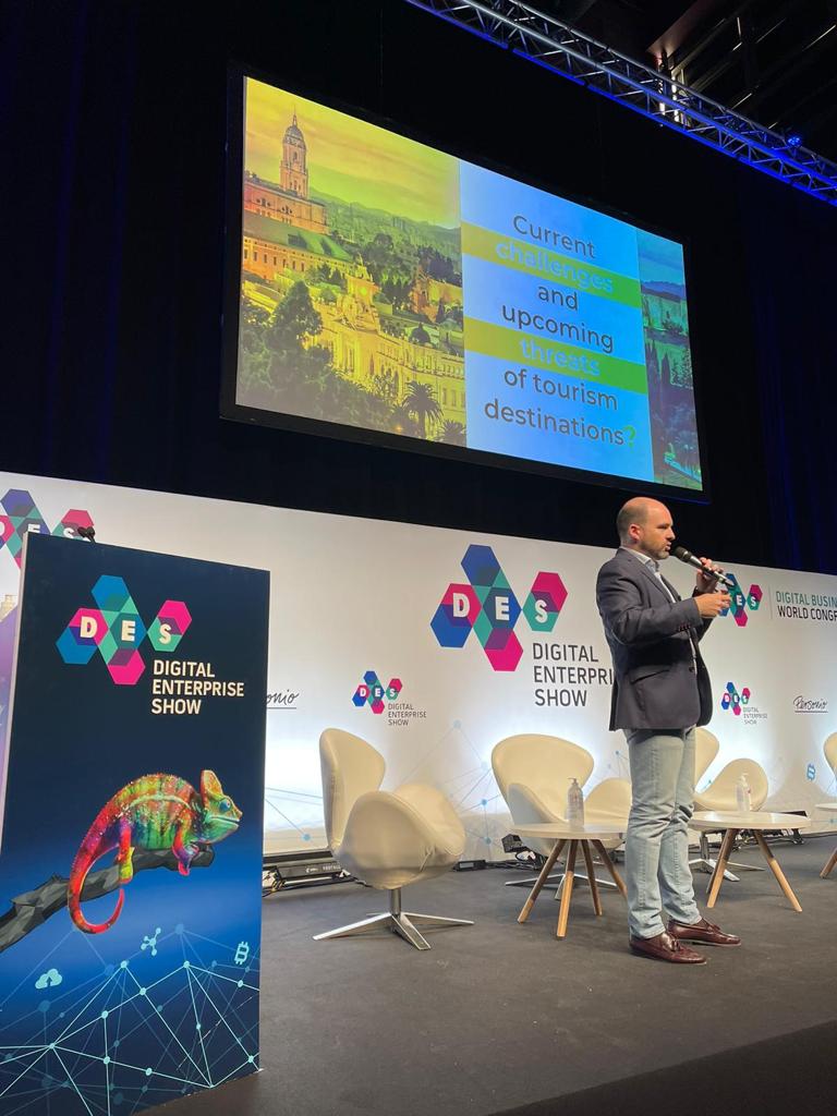 Jonathan Gómez Punzón Director de Turismo de Málaga presentó esta app única en el mundo dentro del Digital Enterprise Show: “Estamos mirando al futuro: recuerden que esta no es una aplicación como las demás, es una aplicación con blockchain.”