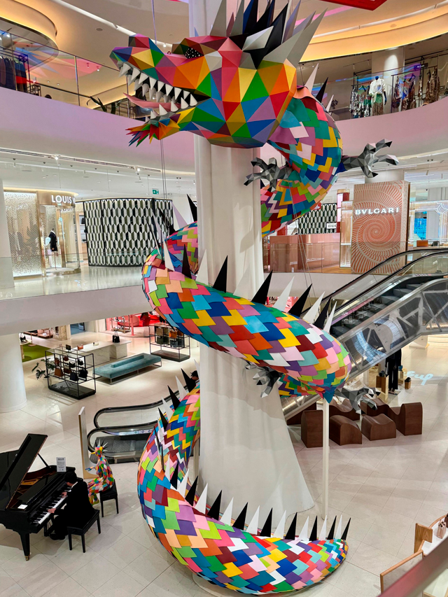 Okuda y El Corte Ingles celebran el Ano Nuevo Chino con un dragon Turium