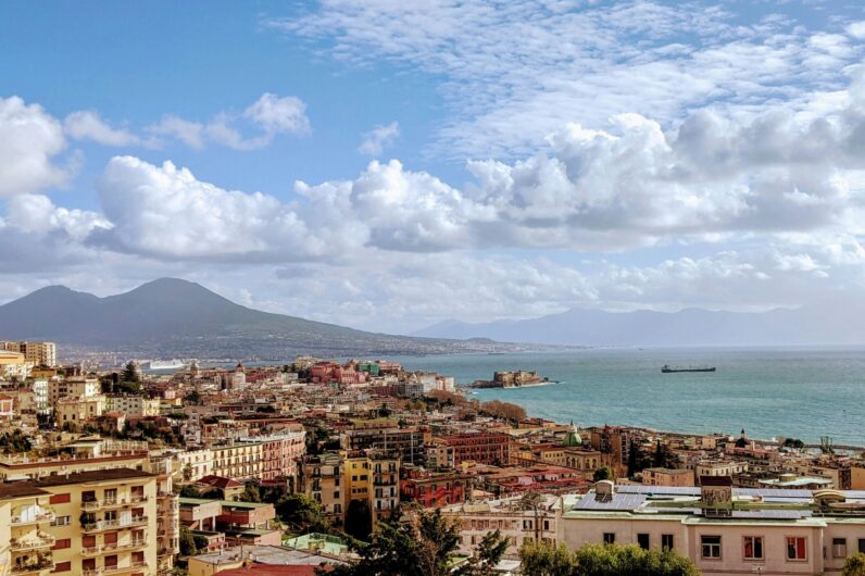 24 horas en Nápoles, la ciudad más auténtica de Italia: calles estrechas, plazas monumentales y vitalidad contagiosa