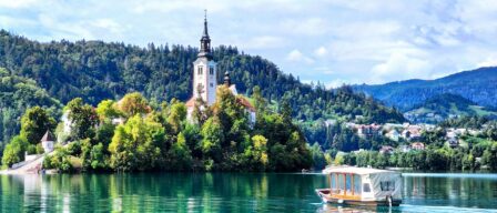 Cómo llegar a la isla de Bled, el paraíso esloveno en uno de los lagos más bonitos del mundo