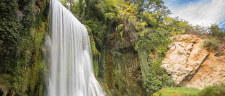 Las cascadas más espectaculares de España que debes visitar al menos una vez en la vida