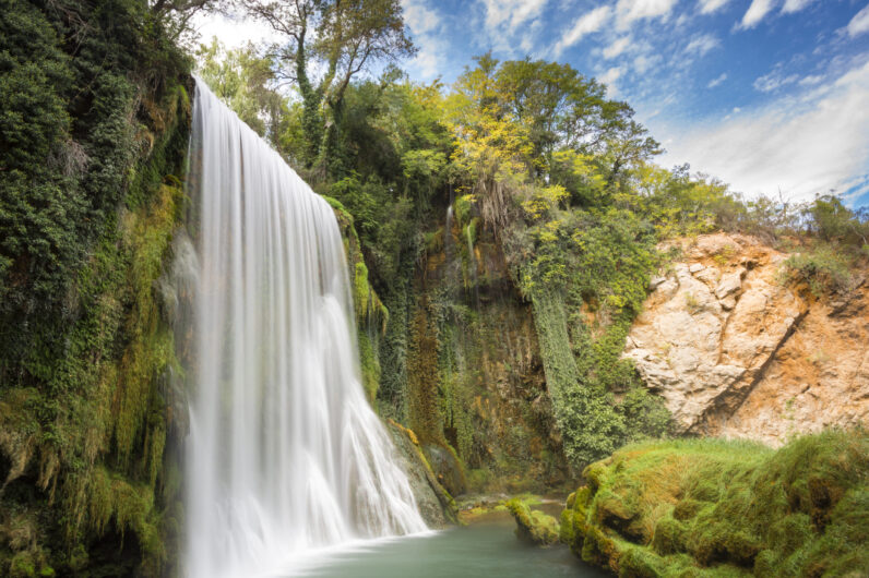 Las cascadas más espectaculares de España que debes visitar al menos una vez en la vida