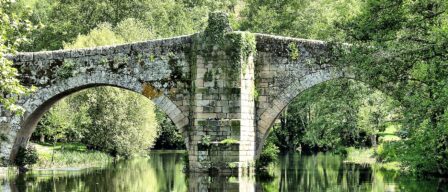 El pueblo gallego con más encanto es un paraíso gastronómico con puente romano y shopping inesperado