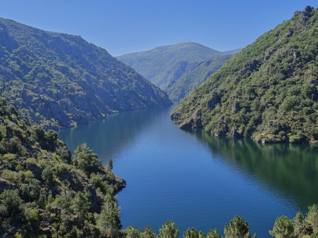 De las Lagunas de Ruidera a la Garganta de los Infiernos: estos son los mejores lugares de Espa&ntilde;a para ba&ntilde;arse en agua dulce