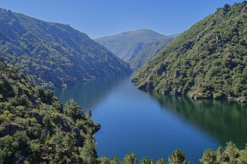 De las Lagunas de Ruidera a la Garganta de los Infiernos: estos son los mejores lugares de Espa&ntilde;a para ba&ntilde;arse en agua dulce