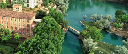 El lago termal más grande de Europa está a dos horas de Madrid y sus aguas se mantienen calientes en invierno
