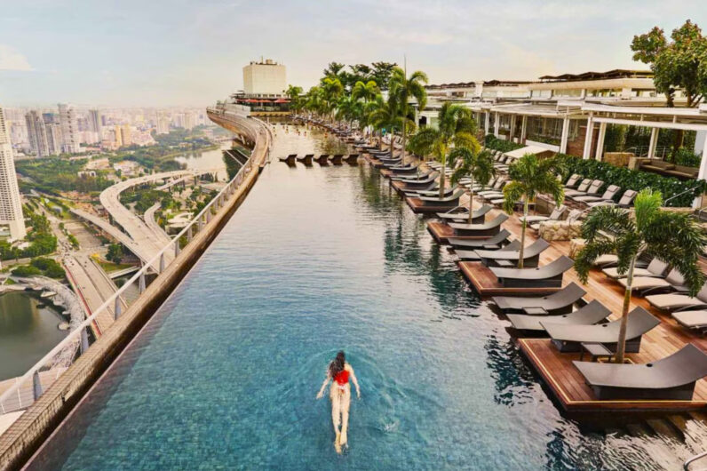 Estos hoteles con piscina tienen las azoteas con vistas más espectaculares del mundo 