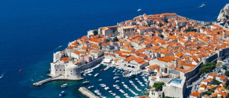 El destino paradisiaco en el mar Adriático que tiene unas escaleras como las de la Plaza de España de Roma