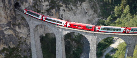 Glacier Express, el tren panorámico que atraviesa los Alpes y tiene las mejores vistas de Suiza