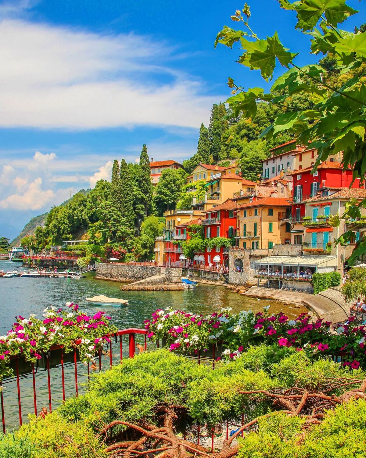 qu-ver-en-varenna-el-pueblo-con-vistas-al-lago-di-como-turium