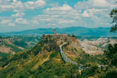 El precioso pueblo italiano amenazado por la erosión que tienes que visitar antes de que desaparezca