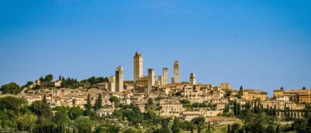 Torres de 50 metros y arte medieval: así es San Gimignano, el pueblo más bonito de la Toscana que desafía a los rascacielos de Manhattan