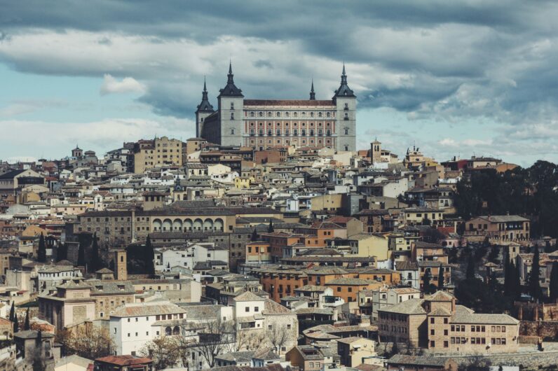 Si quieres viajar al pasado con todas las comodidades de la vida moderna, tienes que ir a Toledo