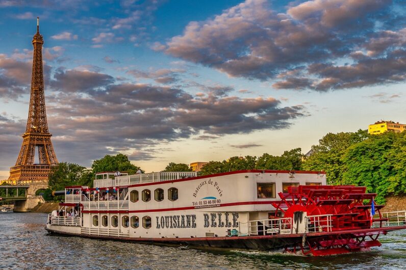 Los mejores restaurantes de París para cenar en el Sena a bordo de un Bateau Mouche