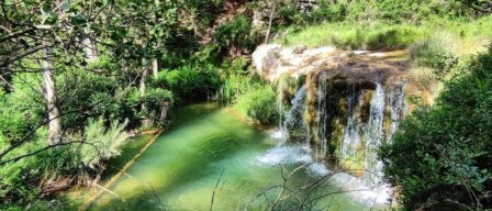El pueblo más alto de España oculta una majestuosa cascada y una joya gastronómica