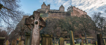 Destinos de última hora para celebrar Halloween: de los fantasmas de Edimburgo al castillo de la Condesa Sangrienta