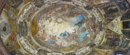 Estos frescos espectaculares en una iglesia desconocida de Madrid son tan bonitos como los de Roma