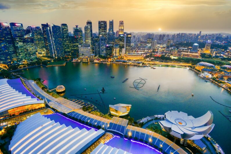 El mejor rascacielos del mundo no está en Nueva York: está en Singapur y te puedes alojar en él
