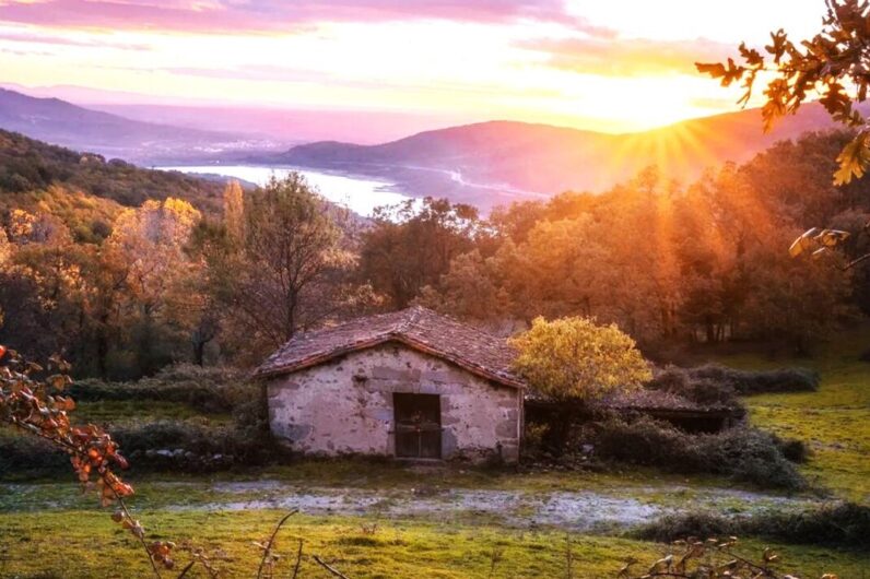 Otoño Mágico en el Valle del Ambroz: naturaleza, bosques y aguas termales en esta comarca de Cáceres