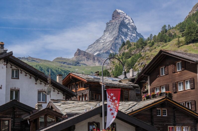 Por qué visitar Zermatt en invierno: esquí, chocolate suizo y vistas al Matterhorn