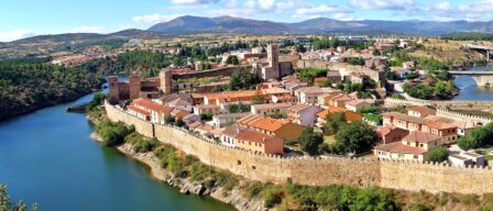 Este pueblo amurallado es el más bonito de Madrid: es de origen musulmán y su castillo es una joya gótica