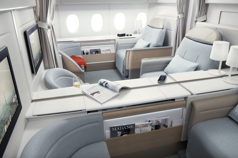Cómo conseguir un upgrade a primera clase en tu próximo vuelo: los trucos de los que vuelan a diario