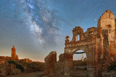 Este es el misterioso pueblo abandonado de Aragón con una ruinas del siglo pasado que impresionan a los viajeros
