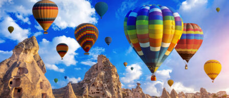 Göreme, el espectacular pueblo de Turquía que se disfruta mejor desde el aire: globos, casas cueva y mezquitas en la Capadocia