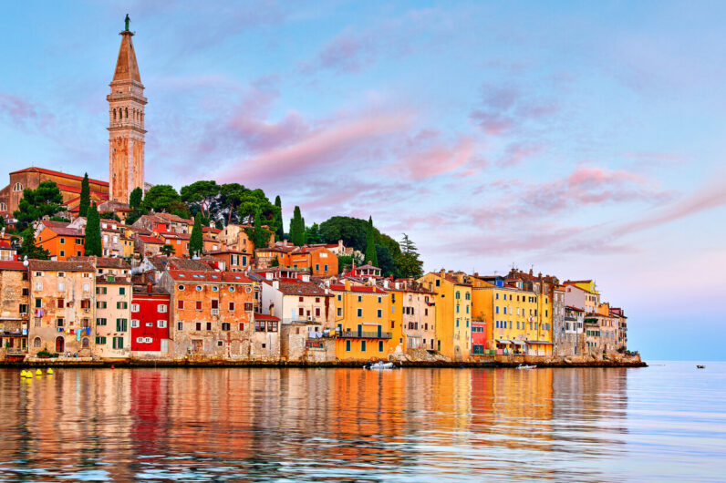 Este puerto pesquero tiene los mejores atardeceres de Croacia y es una de las ciudades más tranquilas de Europa