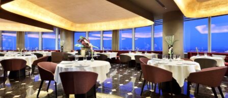 Descubre los restaurantes escondidos en hoteles de cinco estrellas con las vistas panorámicas más increíbles
