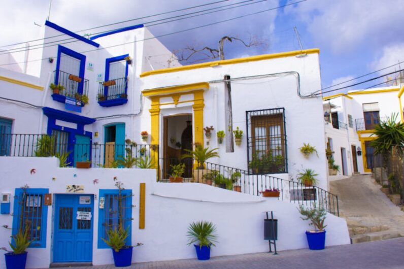 Este pueblo blanco de Almería está entre los más bonitos de España y es uno de los más visitados de Andalucía