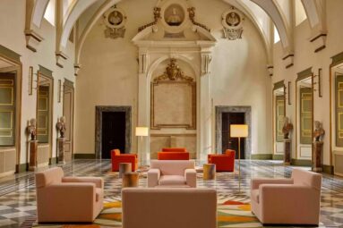 Este hotel está dentro de un palacio de Roma y ha sido diseñado por Luca Guadagnino, el director de cine del momento