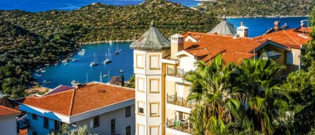 Antalya, el destino turco que combina historia, resorts de lujo y playa sin las multitudes de Estambul