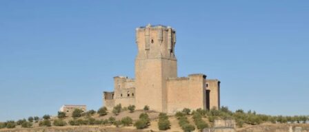 No es el Alcázar de Segovia, el castillo más alto de España está en Andalucía y mide más de 40 metros