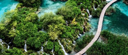 Lleno de lagos, cascadas y perfecto para visitar en primavera: este es uno de los destinos europeos más bonitos del momento