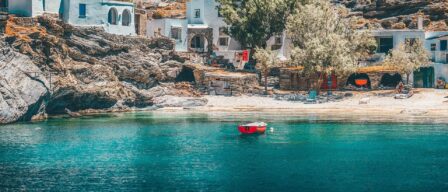 Ni Santorini ni Mykonos, esta es la isla griega que tienes que visitar antes de que se ponga de moda