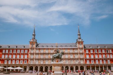 No solo el cómico Conan O’Brien: los turistas estadounidenses se enamoran (y cada vez más) de Madrid