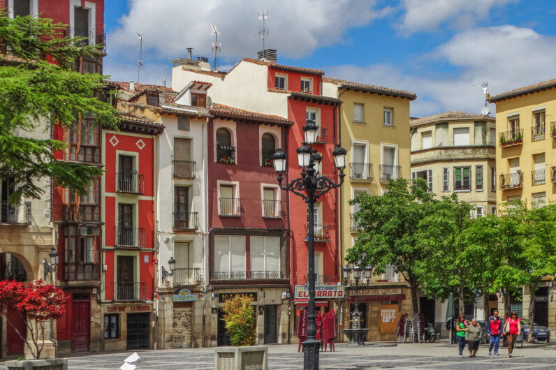 Esta es la ruta definitiva de tapas por Logroño: los mejores sitios para comer en la calle Laurel