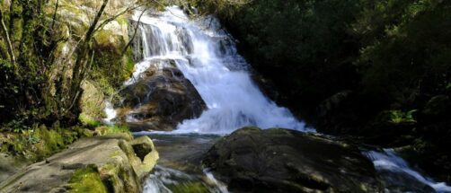 La mejor ruta de senderismo en Galicia: llena de misterios y cascadas impresionantes