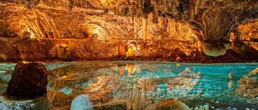 Esta cueva subterránea fue descubierta hace más de un siglo: un laberinto de estalactitas y estalagmitas por donde no pasa el tiempo