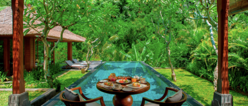 El resort espiritual de lujo más impresionante de Asia está dentro de un templo en Bali donde te sentirás como en The White Lotus