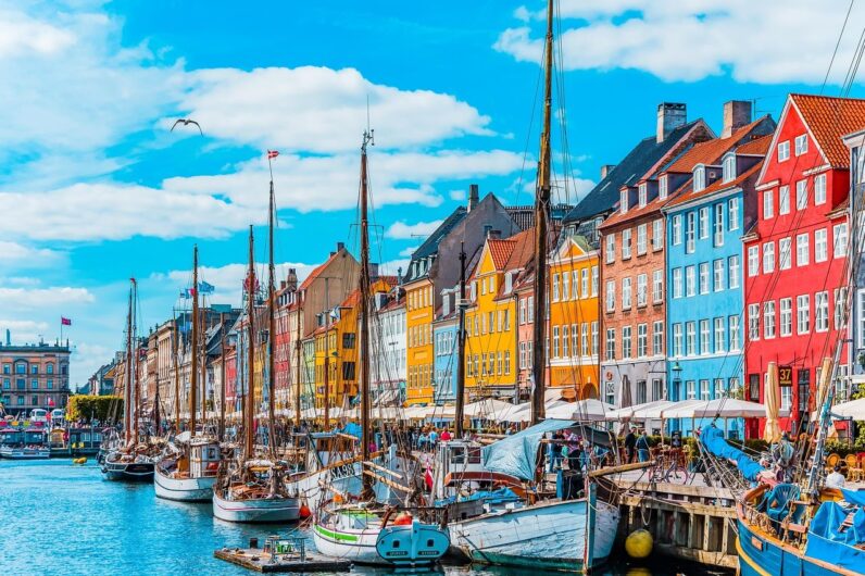 Ya sabemos cuál es la ciudad más feliz del mundo en 2025: está en Europa y estos son los motivos de su victoria