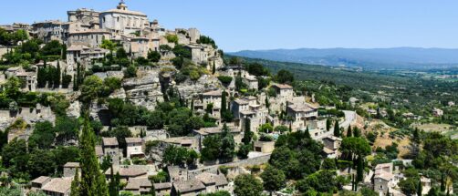 Este es el pueblo más bonito de la Provenza francesa: está en lo alto de una montaña con vistas espectaculares