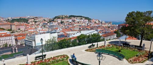 Ni Alfama ni el Chiado, este es el barrio más bohemio de Lisboa: lleno de librerías, galerías y terrazas