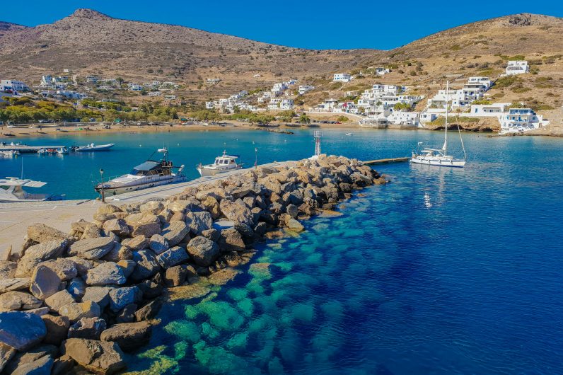 Esta isla griega no la conoce nadie: descubre el paraíso de aguas turquesas que vas a querer visitar este verano