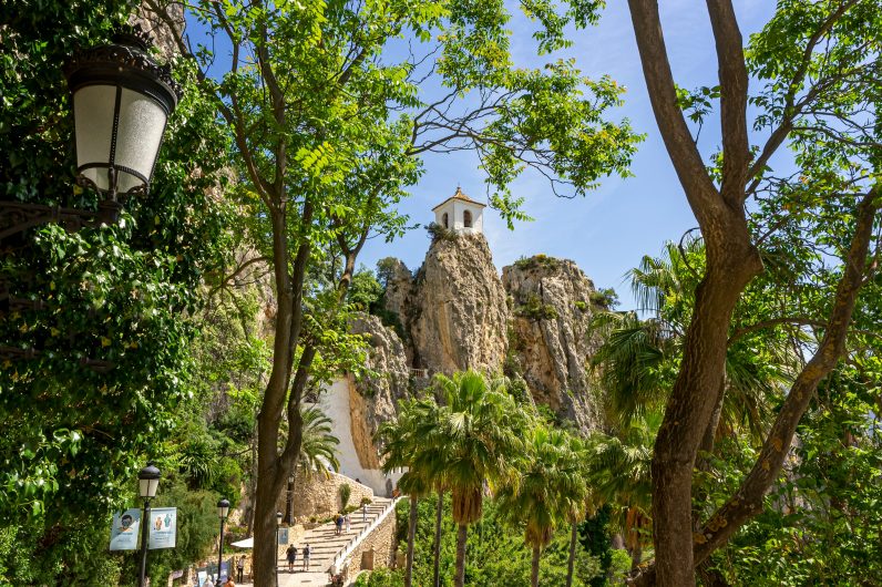Este pueblo precioso está muy cerca de Benidorm: tiene vistas impresionantes y museos únicos