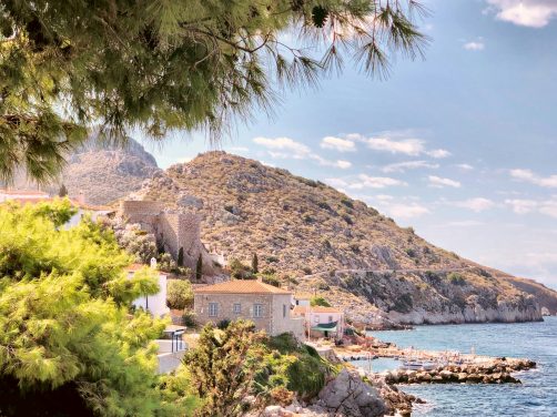 Así es Hydra, la isla griega sin coches que ha enamorado a la alta sociedad