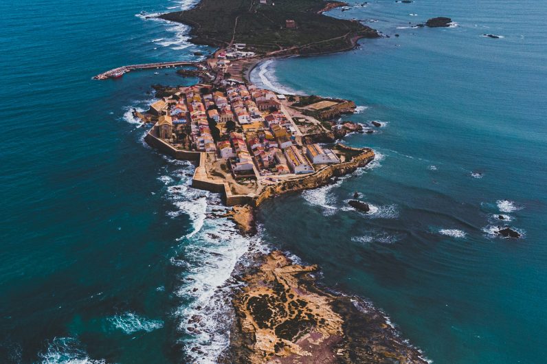 Es la isla más desconocida de España: está en la Comunidad Valenciana y puedes recorrerla en menos de dos horas