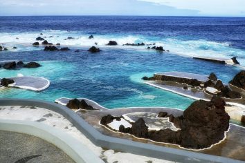 Las piscinas naturales más espectaculares de Portugal están en Madeira: pozas de roca volcánica junto al Atlántico